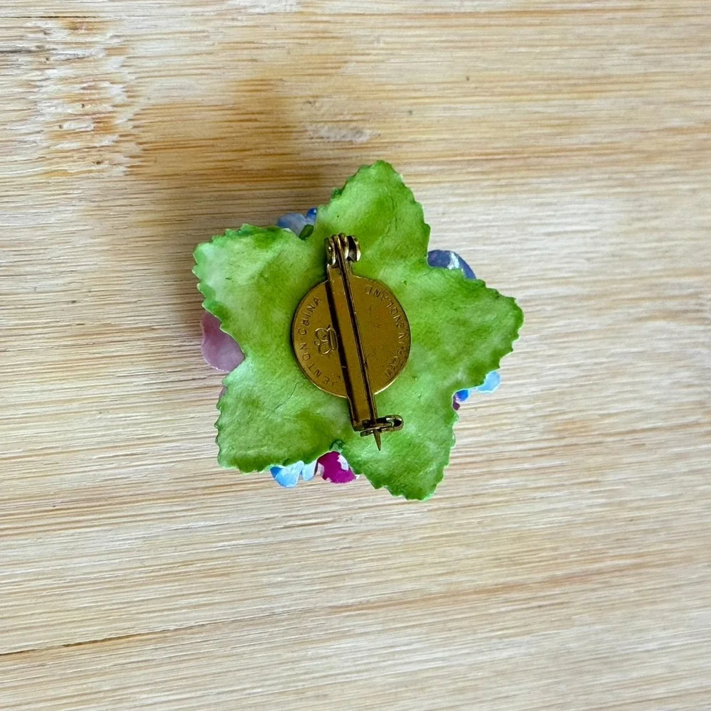 Denton‎ China England Floral Pin Brooch VTG Purple Blue Porcelain Flower Bouquet